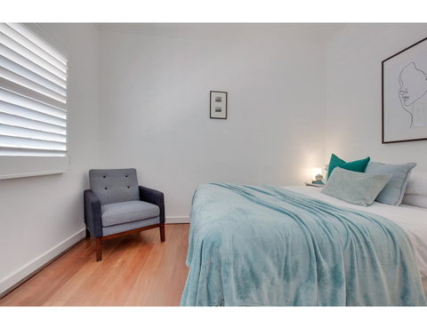 Spacious Cottage With Views, 10 Mins From The City - Dalby Accommodation 12