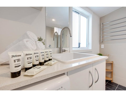 Spacious Cottage With Views, 10 Mins From The City - Dalby Accommodation 14