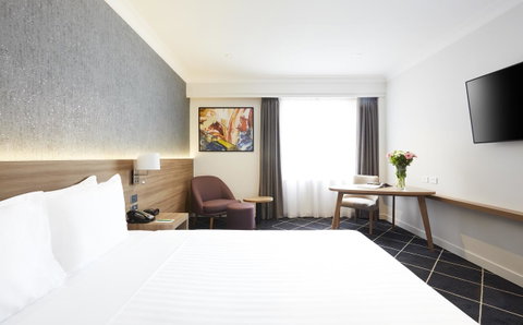 Furama Darling Harbour - Dalby Accommodation 7