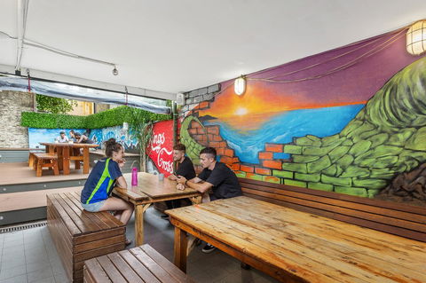 Summer House Kings Cross - Dalby Accommodation 10
