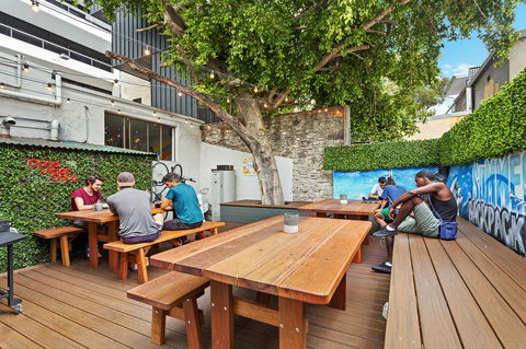 Summer House Kings Cross - Dalby Accommodation 0