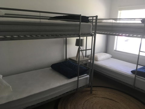 Tomaree Lodge - Dalby Accommodation 4