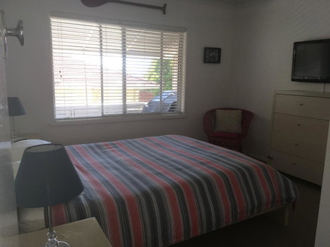 Tomaree Lodge - Dalby Accommodation 3