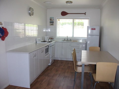 Tomaree Lodge - Dalby Accommodation 2