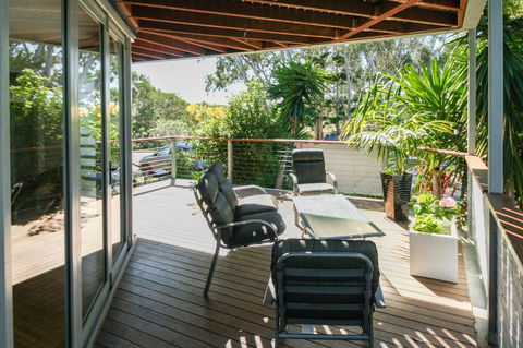 Valla's Beach House - Dalby Accommodation 14