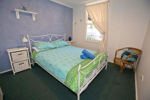 Bush & Bay Cottage - Dalby Accommodation 20