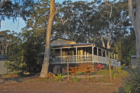 Bush & Bay Cottage - Dalby Accommodation 1