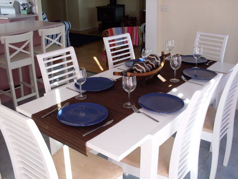 Bush & Bay Cottage - Dalby Accommodation 12