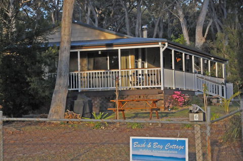 Bush & Bay Cottage - Dalby Accommodation 6