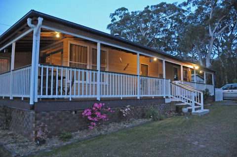 Bush & Bay Cottage - Dalby Accommodation 18