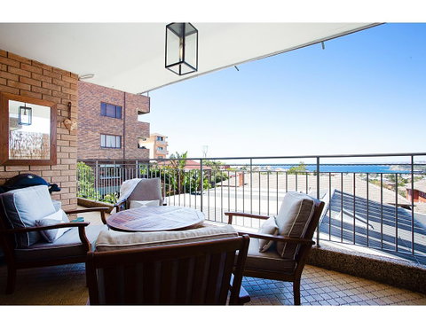 Ocean Views And Sea Breezes Over Bondi Beach - Dalby Accommodation 9