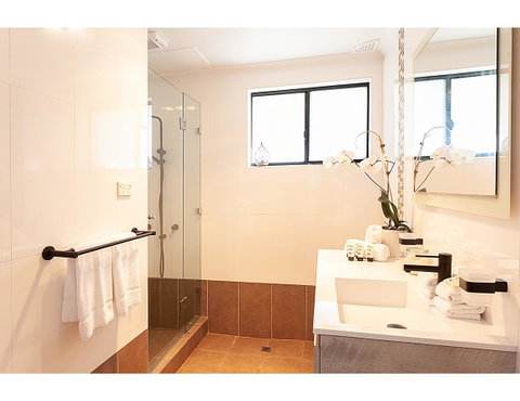 Ocean Views And Sea Breezes Over Bondi Beach - Dalby Accommodation 12
