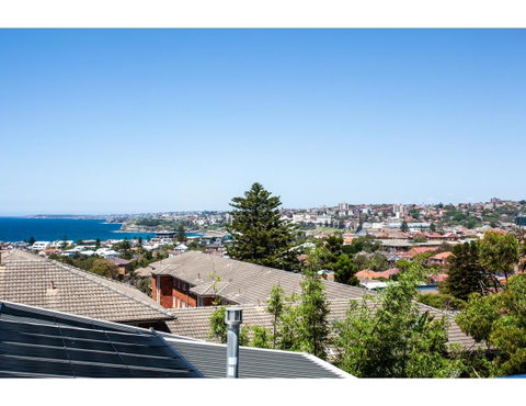 Ocean Views And Sea Breezes Over Bondi Beach - Dalby Accommodation 8