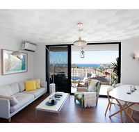 Ocean views and sea breezes over Bondi Beach - Dalby Accommodation