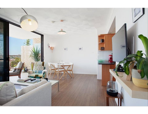 Ocean Views And Sea Breezes Over Bondi Beach - Dalby Accommodation 16