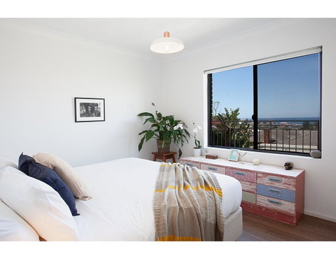 Ocean Views And Sea Breezes Over Bondi Beach - Dalby Accommodation 15