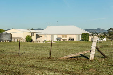 Madigan Wine Country Cottages - Dalby Accommodation 32