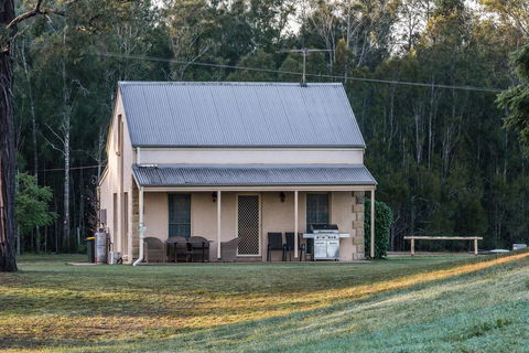 Madigan Wine Country Cottages - Dalby Accommodation 37