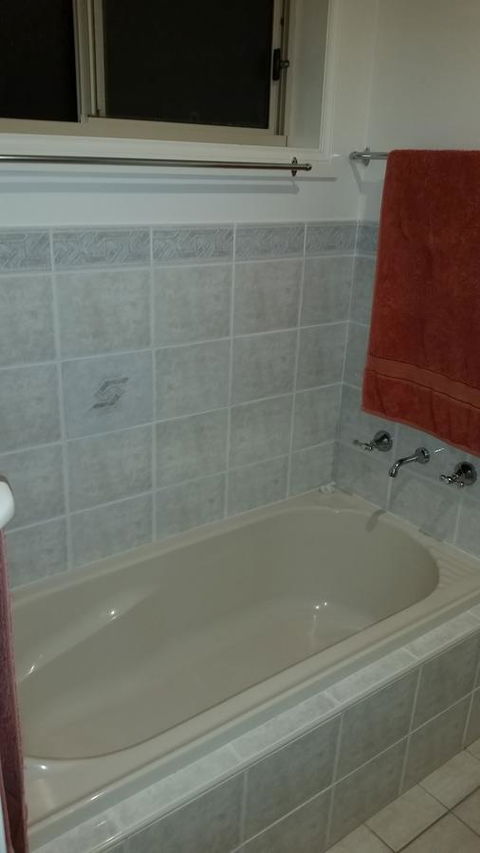 Twin Palms Holiday House At Lighthouse - Dalby Accommodation 12