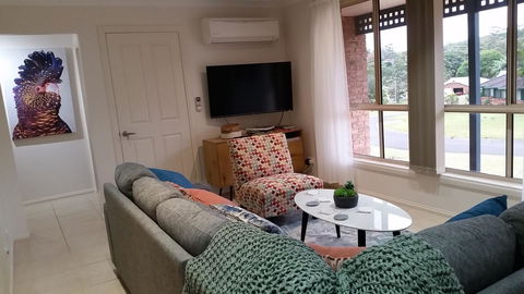 Twin Palms Holiday House At Lighthouse - Dalby Accommodation 3