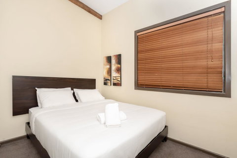 Classic 2 BR Apt In Pyrmont - Dalby Accommodation 7