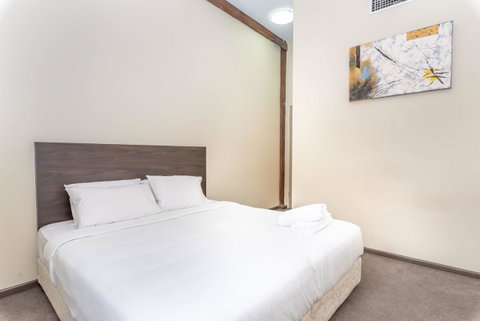 Classic 2 BR Apt In Pyrmont - Dalby Accommodation 12