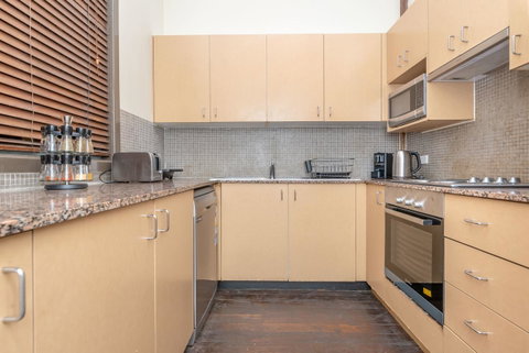 Classic 2 BR Apt In Pyrmont - Dalby Accommodation 9