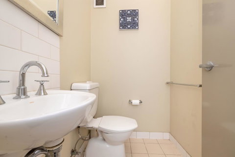 Classic 2 BR Apt In Pyrmont - Dalby Accommodation 14