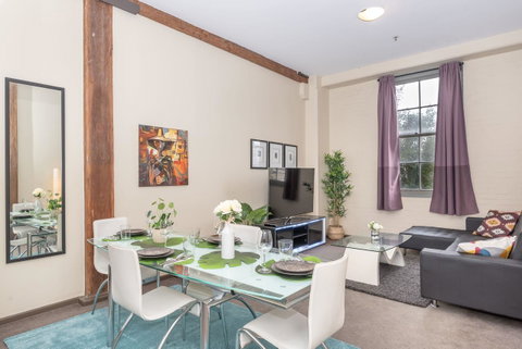 Classic 2 BR Apt In Pyrmont - Dalby Accommodation 0