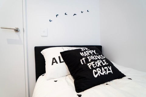Two Bedroom Darling Harbour Apt Chinatown CBD UTS - Dalby Accommodation 37