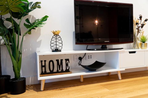 Two Bedroom Darling Harbour Apt Chinatown CBD UTS - Dalby Accommodation 11