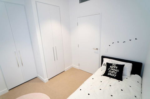 Two Bedroom Darling Harbour Apt Chinatown CBD UTS - Dalby Accommodation 32