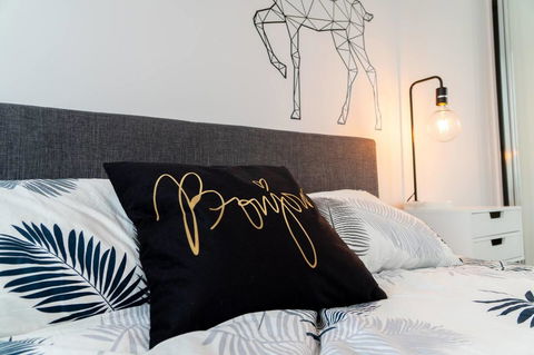 Two Bedroom Darling Harbour Apt Chinatown CBD UTS - Dalby Accommodation 42