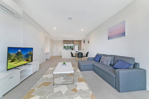 Stylish And Neat Two Bed Apartment In Wentworth Point - Dalby Accommodation 1