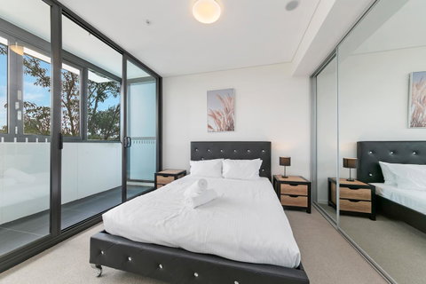 Stylish And Neat Two Bed Apartment In Wentworth Point - Dalby Accommodation 7