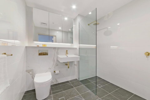 Stylish And Neat Two Bed Apartment In Wentworth Point - Dalby Accommodation 9