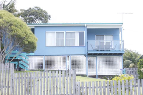 Clareview, 8 Korogora Street - Dalby Accommodation 4