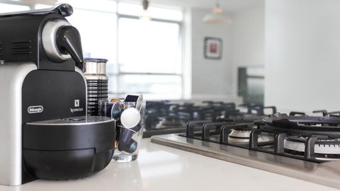 Gadigal Groove - Modern And Bright 3BR Executive Apartment In Zetland With Views - Dalby Accommodation 4