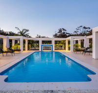 One Mile Mansion - Private Coastal Retreat FREE FAMILY ADVENTURE PASS - Dalby Accommodation