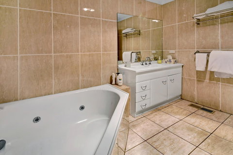 Bundanoon Lodge - Dalby Accommodation 43