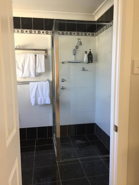 Bundanoon Lodge - Dalby Accommodation 11