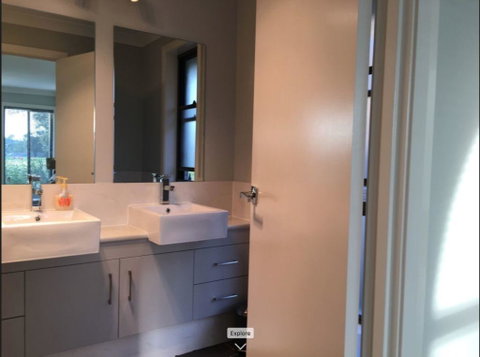Sydney Amazing Holiday Home Bridal BnB - Dalby Accommodation 11