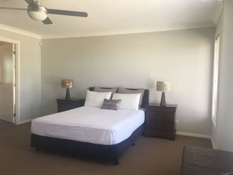 Sydney Amazing Holiday Home Bridal BnB - Dalby Accommodation 8