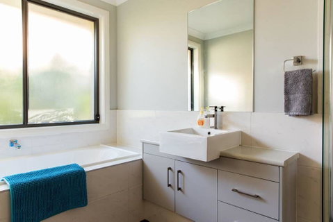 Sydney Amazing Holiday Home Bridal BnB - Dalby Accommodation 9