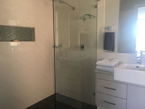 Sydney Amazing Holiday Home Bridal BnB - Dalby Accommodation 12