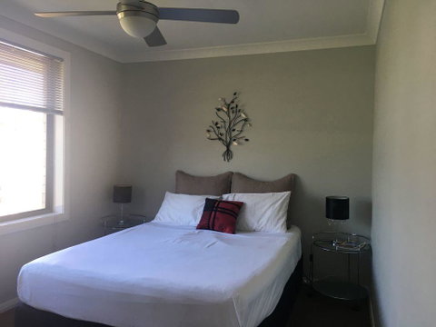 Sydney Amazing Holiday Home Bridal BnB - Dalby Accommodation 5