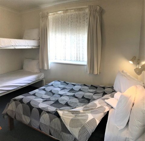 Kon Tiki Apartments - Dalby Accommodation 6