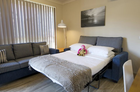 Marty's @ Little Beach - Dalby Accommodation 16