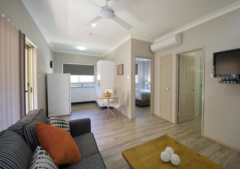 Marty's @ Little Beach - Dalby Accommodation 17