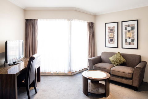Seasons Darling Harbour - Dalby Accommodation 2